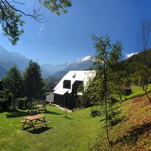 Dans Avec Jardin, Vue Montagne Aucun