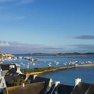 https://t2-vue-mer-panoramique-2-min-a-pied-de-la-plage.inbrittany.com